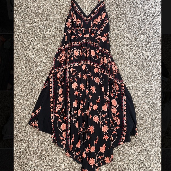 Flowy dress from a boutique - Picture 3 of 4